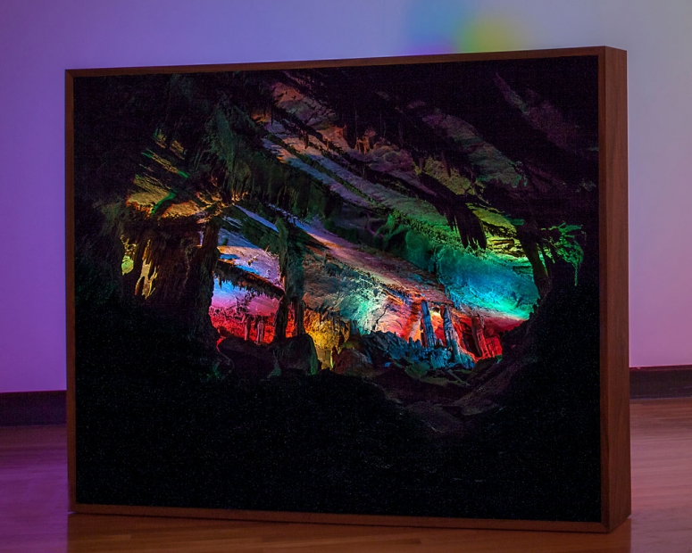 http://www.ww.mirunadragan.com/files/gimgs/th-28_IMG_9069_LightboxCave_W.jpg